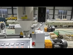 Линия пластиковая машина штранг-прессования трубы из волнистого листового металла углерода PE спиральная штрангпресса трубы