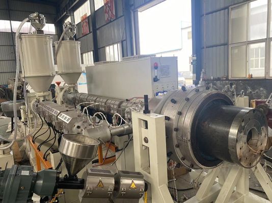 Линия штранг-прессования трубы HDPE водоснабжения Со-штранг-прессования HDPE 3-слоя делая машину