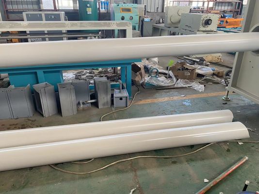 Линия штранг-прессования трубы PVC дренажа воды водоснабжения
