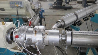 3 слоя Co прессовал линия высокая эффективность штранг-прессования трубы HDPE