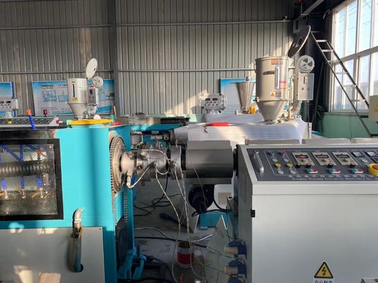 производственная линия машины спиральной трубы углерода PP HDPE 25-100mm пластиковая