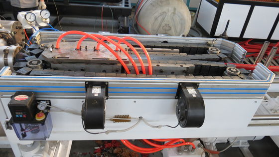 PVC HDPE PE производственной линии трубы из волнистого листового металла стены двойника 3-6m/min пластиковый